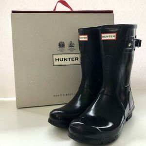 Hunter Black Short Gloss Waterproof Rain Boots